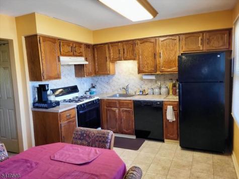 33 Hancock Court Raritan NJ 08822