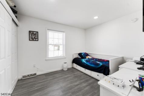 38 Helen Avenue Woodbridge NJ 07001