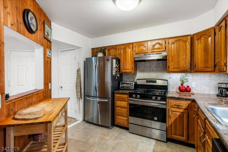 48 Quartz Lane Paterson NJ 07501