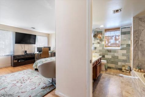 48 Quartz Lane Paterson NJ 07501