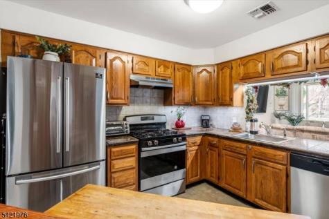 48 Quartz Lane Paterson NJ 07501