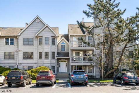 48 Quartz Lane Paterson NJ 07501