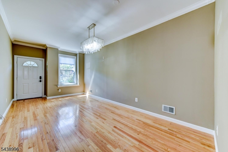 118 Barclay Drive Nutley NJ 07110