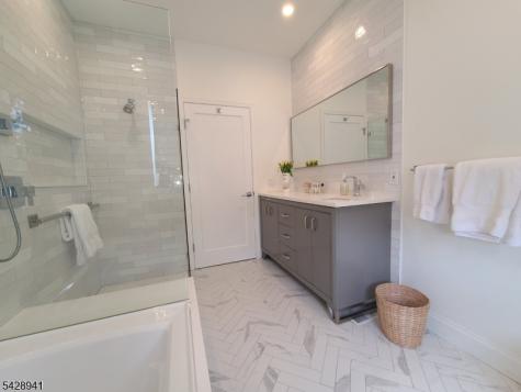 32 Allister Court Lincoln Park NJ 07035