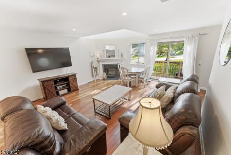 10 Cedar Court Raritan NJ 08822