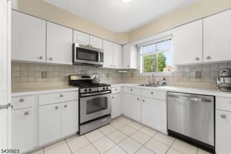 10 Cedar Court Raritan NJ 08822