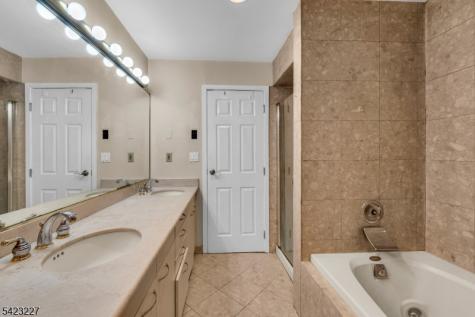 8 Cove Lane North Bergen NJ 07047