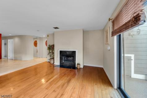 8 Cove Lane North Bergen NJ 07047