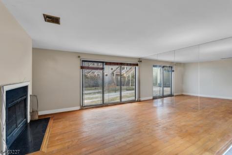 8 Cove Lane North Bergen NJ 07047