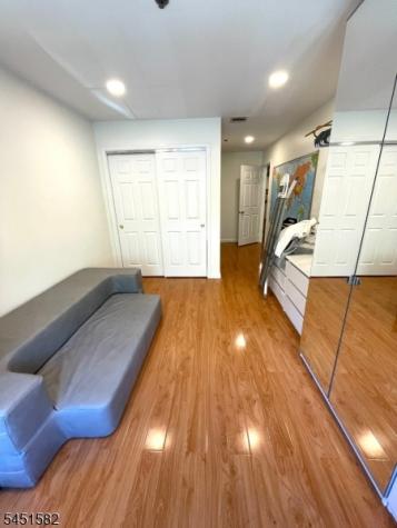122 Cambridge Court Clifton NJ 07014
