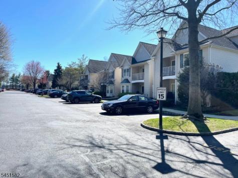 122 Cambridge Court Clifton NJ 07014