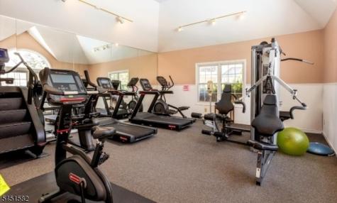 122 Cambridge Court Clifton NJ 07014