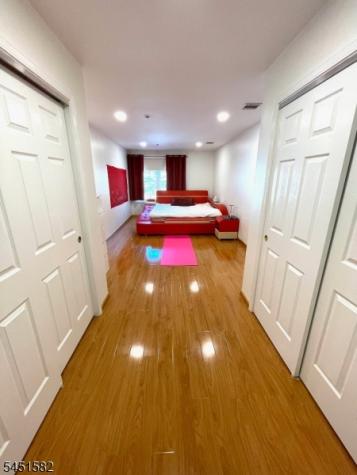 122 Cambridge Court Clifton NJ 07014