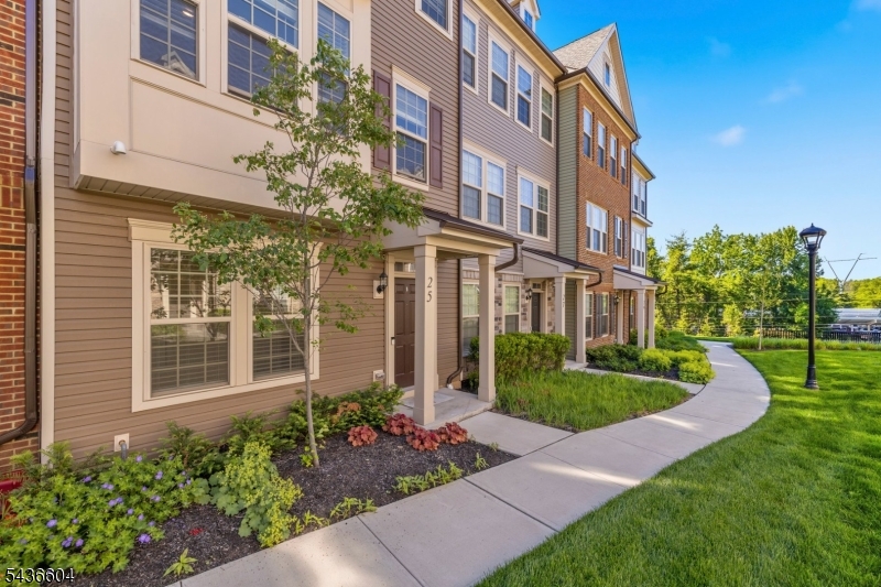 25 Haralson Court Livingston NJ 07039
