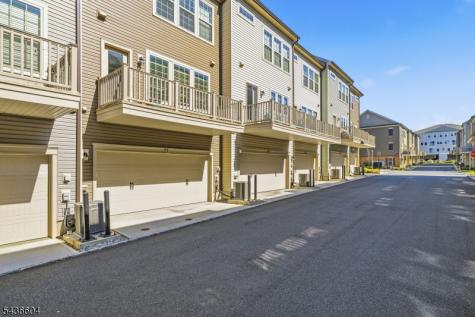 25 Haralson Court Livingston NJ 07039