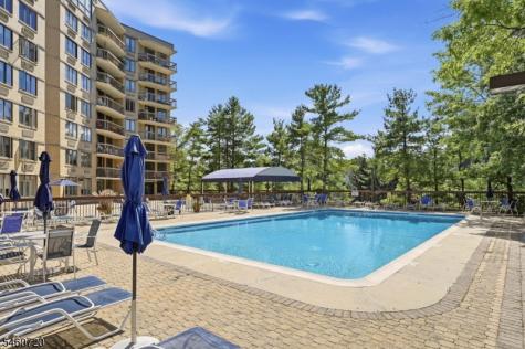 10 Smith Manor Boulevard West Orange NJ 07052