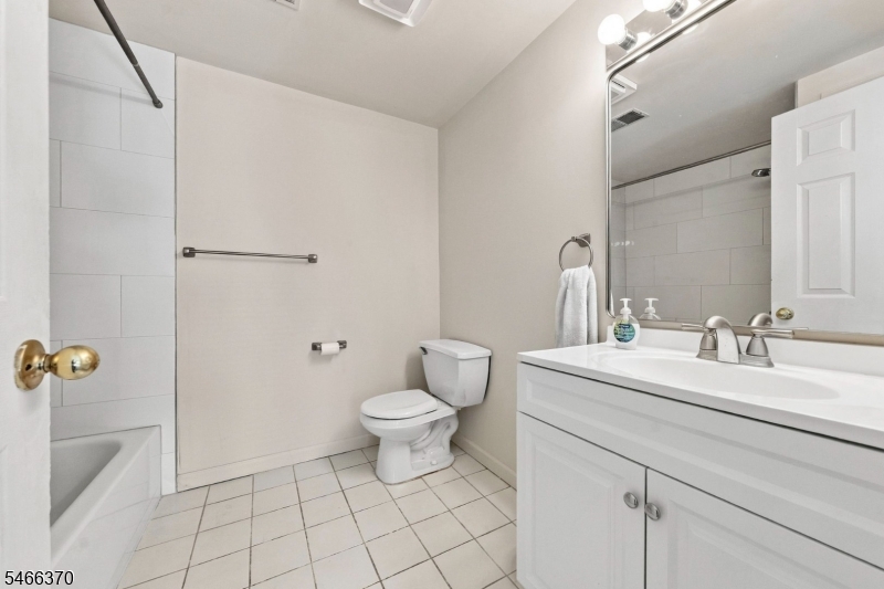 17 Springbrook Road East Montville NJ 07045