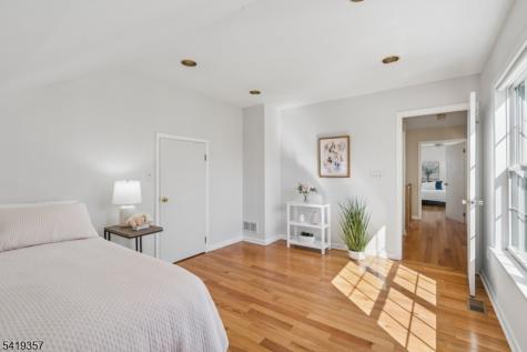 163 Dezenzo Lane West Orange NJ 07052