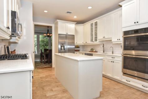 804 Fieldstone Terrace Wyckoff NJ 07481