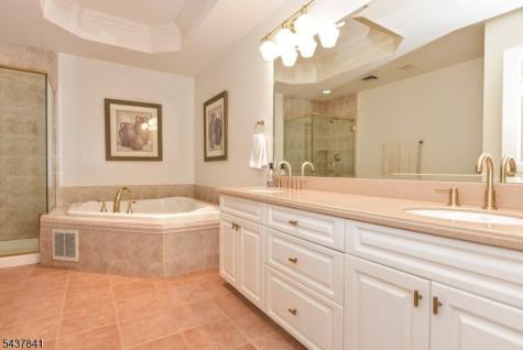804 Fieldstone Terrace Wyckoff NJ 07481
