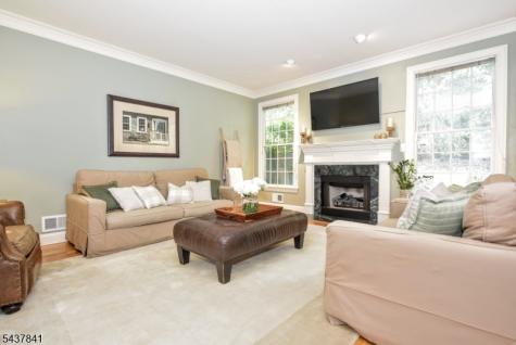 804 Fieldstone Terrace Wyckoff NJ 07481