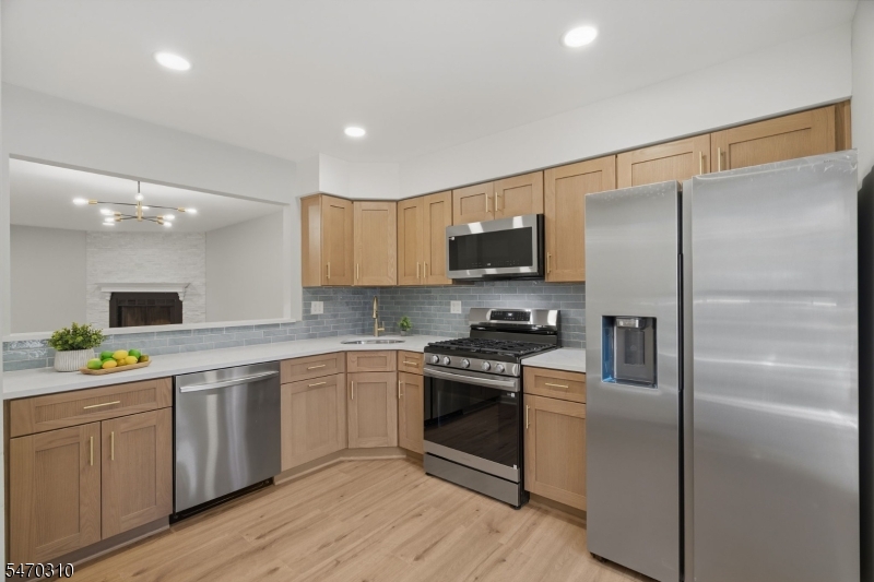 48 Nottingham Way Franklin NJ 08873