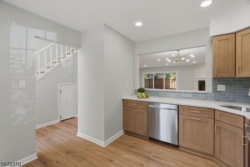 48 Nottingham Way Franklin NJ 08873