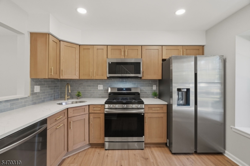 48 Nottingham Way Franklin NJ 08873