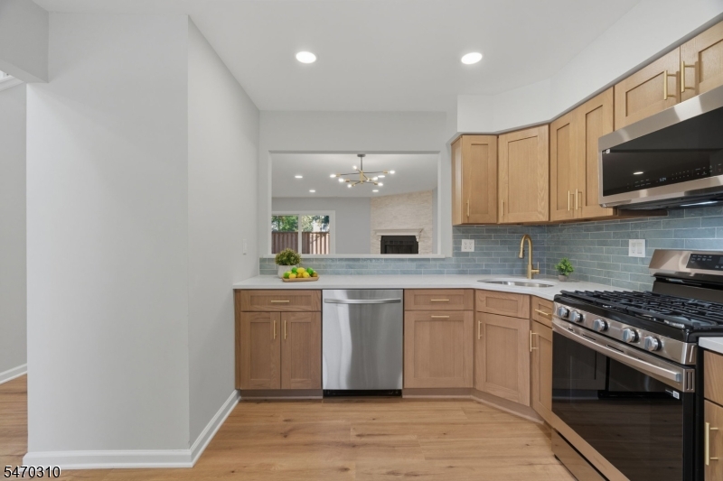 48 Nottingham Way Franklin NJ 08873