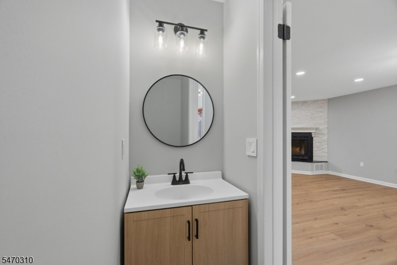 48 Nottingham Way Franklin NJ 08873