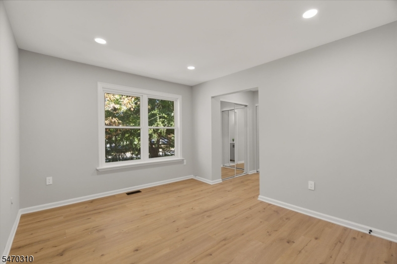 48 Nottingham Way Franklin NJ 08873