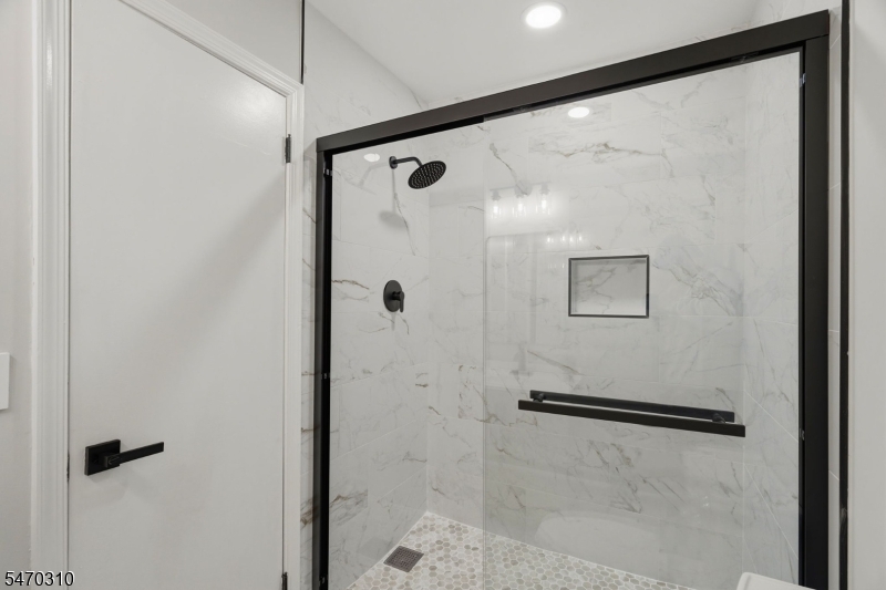 48 Nottingham Way Franklin NJ 08873