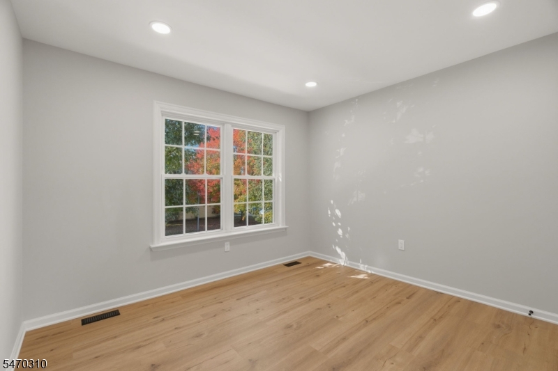 48 Nottingham Way Franklin NJ 08873