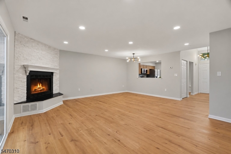 48 Nottingham Way Franklin NJ 08873