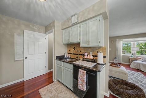825 Sierra Drive Independence NJ 07840
