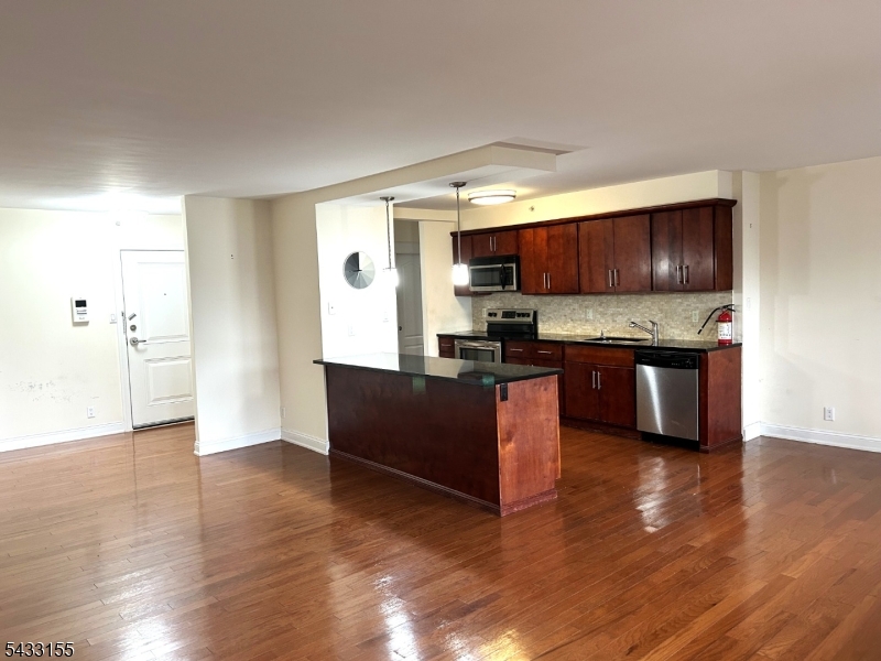 60 Parkway Drive East Orange NJ 07017