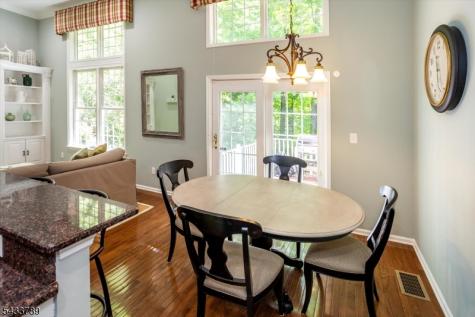 16 Wyckoff Way Chester NJ 07930