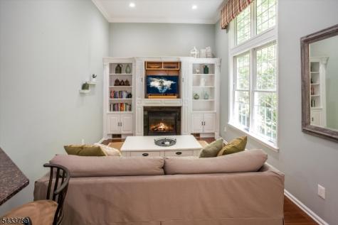 16 Wyckoff Way Chester NJ 07930