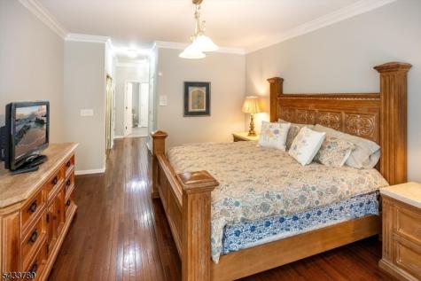 16 Wyckoff Way Chester NJ 07930