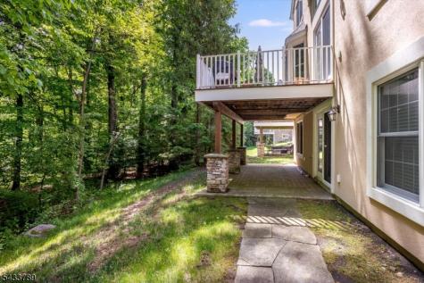 16 Wyckoff Way Chester NJ 07930