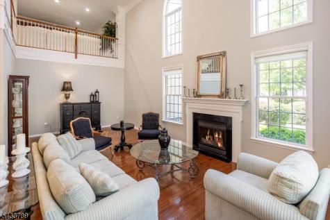16 Wyckoff Way Chester NJ 07930