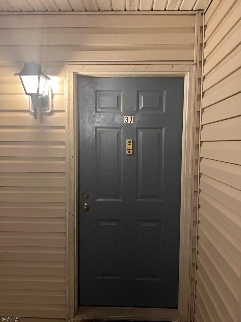 37 Fisher Drive Franklin NJ 08823