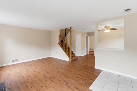 39 Canterbury Circle Franklin NJ 08873