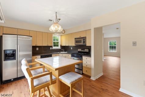 39 Canterbury Circle Franklin NJ 08873