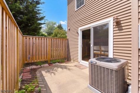 39 Canterbury Circle Franklin NJ 08873