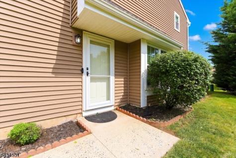 39 Canterbury Circle Franklin NJ 08873