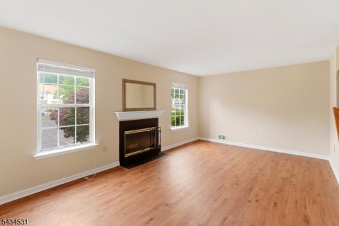 39 Canterbury Circle Franklin NJ 08873