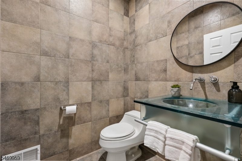 7 Oconnor Circle West Orange NJ 07052