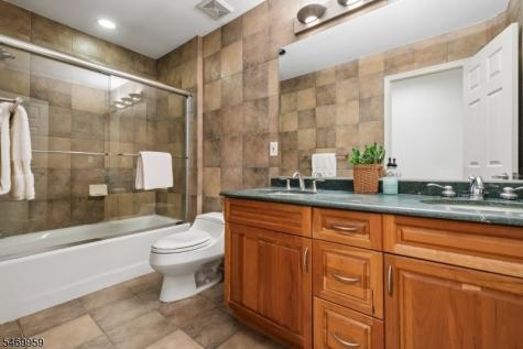 7 Oconnor Circle West Orange NJ 07052