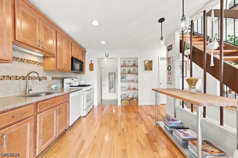 27 Chestnut Court Bernards NJ 07920